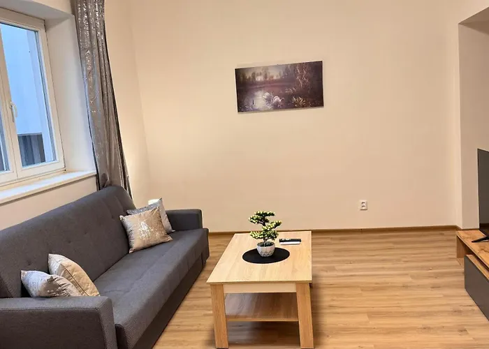 Apartmnet Near Ip Pavlova *