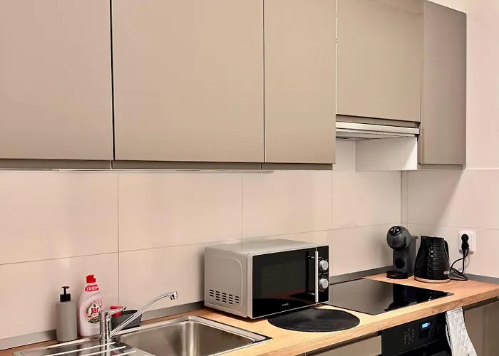 Apartmnet Near Ip Pavlova *